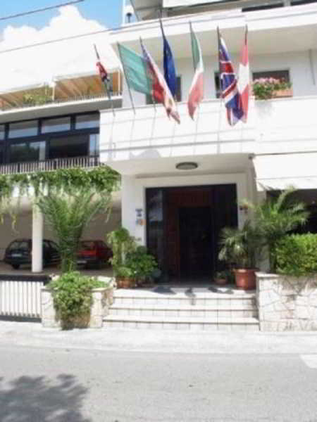 Hotel Degli Ulivi Castro  Экстерьер фото